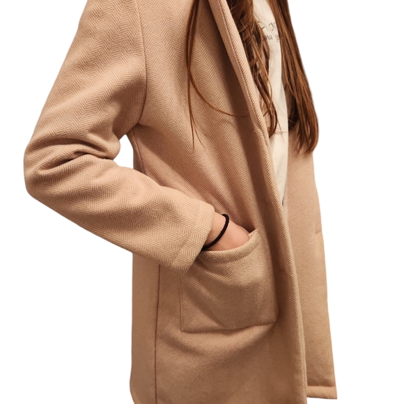 Children's coat, brand Shein,size 10,color cream ,in excellent condition - Picture 3 of 6